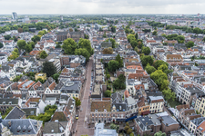 909004 Overzicht van de binnenstad van Utrecht, vanaf de Domtoren, uit het noorden, met in het midden de Lange ...